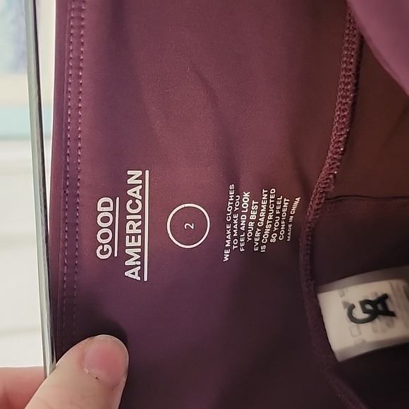 Good American Size 2 Maroon Shorts - Picture 3 of 4